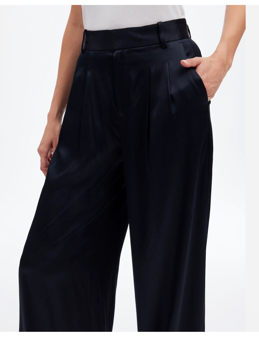 Woman’s Madewell Harlow Superwide-Leg in Stretch Satin - Picture 2 of 5